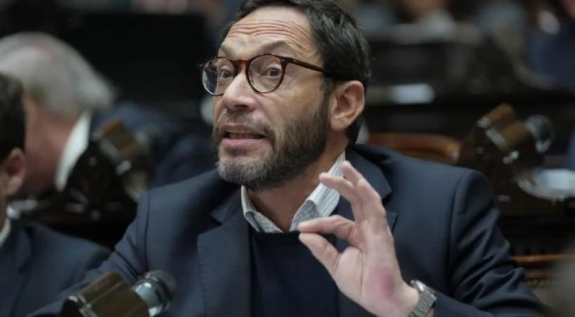 Ferraro pide al Gobierno que explique el relato de Milei sobre 30.000 &ldquo;terroristas&rdquo; deportados